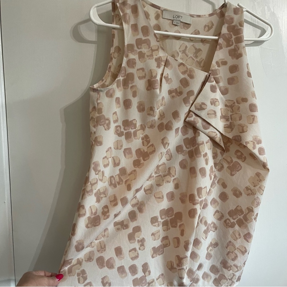 LOFT Beige and Cream Sleeveless Top - Picture 3 of 9